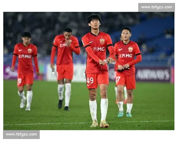 国足东亚杯开启换血新征程!4231 战术革新 + 00 后挑大梁,保级底线暗藏战术试验 国足东亚杯开启换血新征程!4231 战术革新 + 00 后挑大梁,保级底线暗藏战术试验